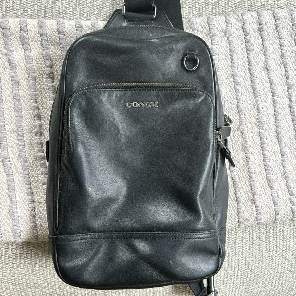 Beautiful coach black everyday swing bag with strap